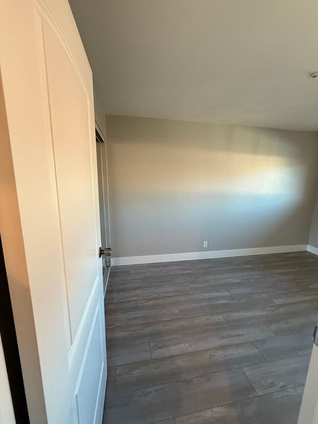 Building Photo - 79 Avram Ave