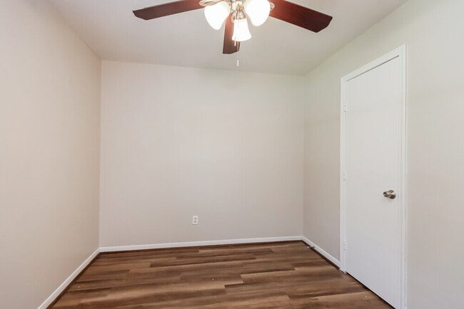 Building Photo - 14234 Juliedale Dr