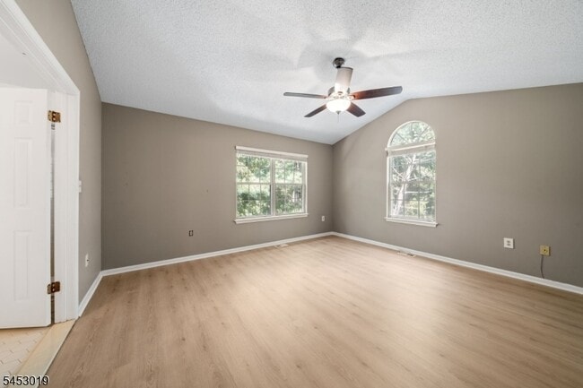 Building Photo - 43 Sapphire Ln