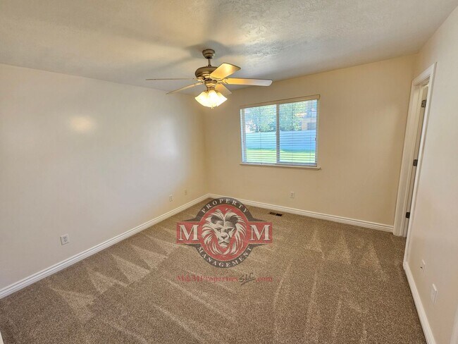 Building Photo - 3 Bed 2 Bath Home in a Herriman