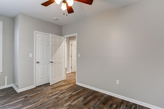 Building Photo - 175 S Enola Dr