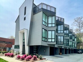 Building Photo - Modern Townhome with Roof Terrace in Dilworth Neighborhood Charlotte NC