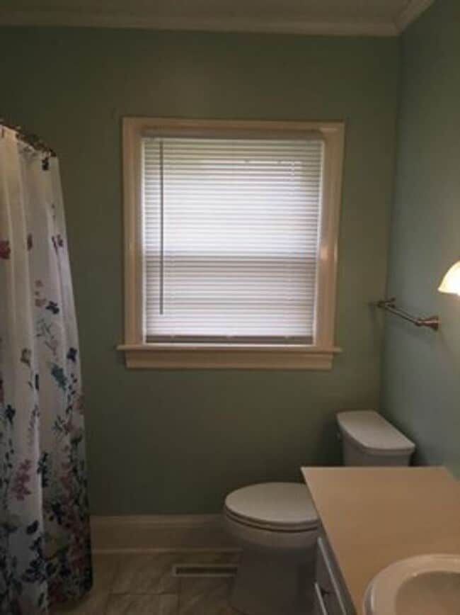 Building Photo - 3 Bed 1 Bath House in Washington