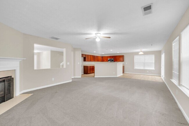 Building Photo - PRICE DROP!!! 3 BEDROOM 2.5 BATH SOUTH FULTON HOME!!