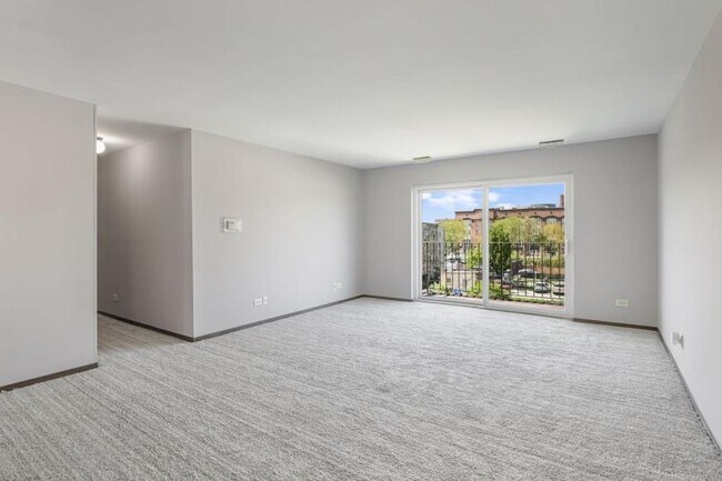 Primary Photo - 2 bedroom in Chicago IL 60625