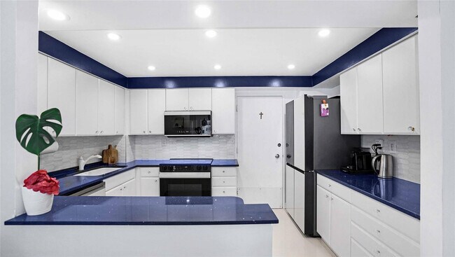 Building Photo - 3550 Galt Ocean Dr