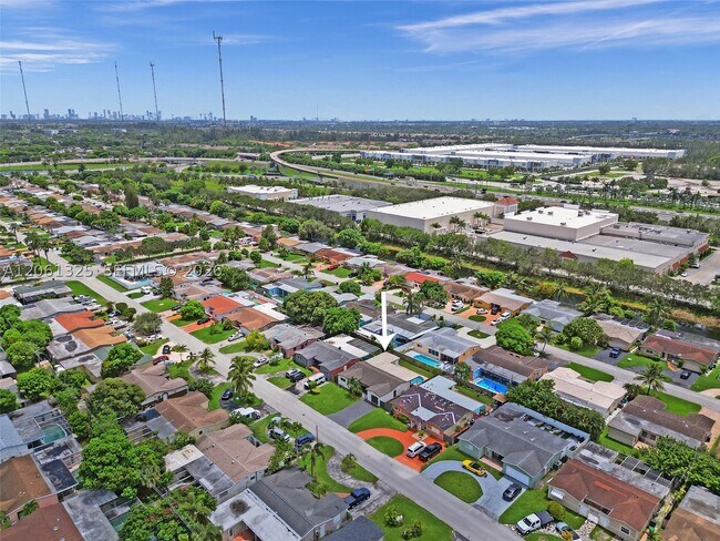Building Photo - 7600 Grandview Blvd