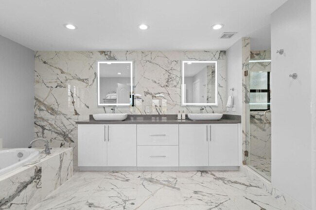 Building Photo - 1503 NE 2nd St