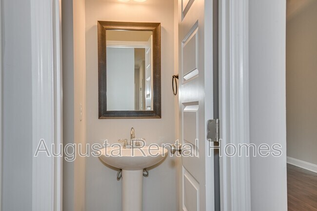 Building Photo - 5352 Nikki Way