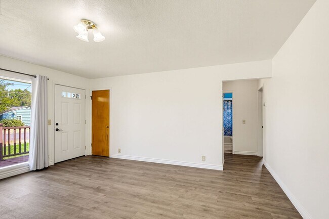 Building Photo - 1007 Murray Ave