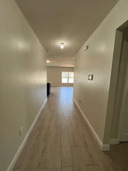 Building Photo - 308 Rooks Loop