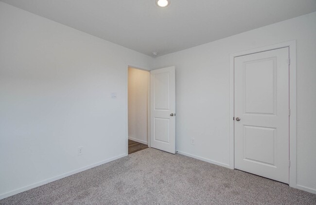 Building Photo - 3012 Dylan Skyland Dr