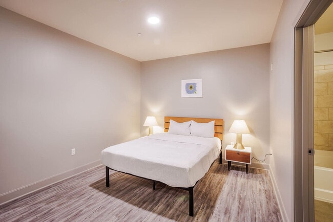 Building Photo - 121 E Freedom Way