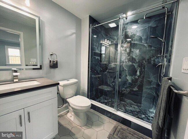 Building Photo - 10 Curtis Estates