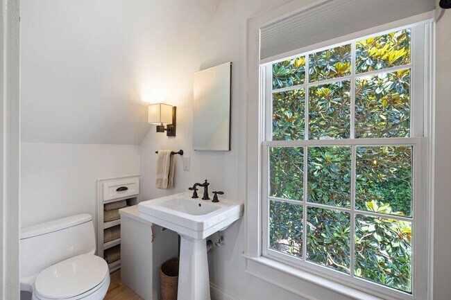 Building Photo - 1358 Briarcliff Rd NE