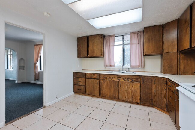 Building Photo - G7UG