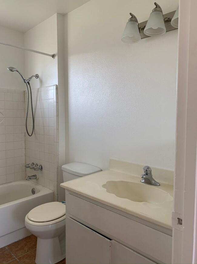 Building Photo - Great 1 bedroom 1 bath condo -- COMING SOON