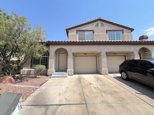 Primary Photo - Spacious Townhome in Desirable Green Valle...