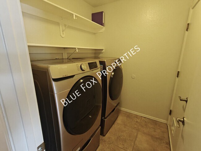 Building Photo - 8854 E Citrus Tree Dr