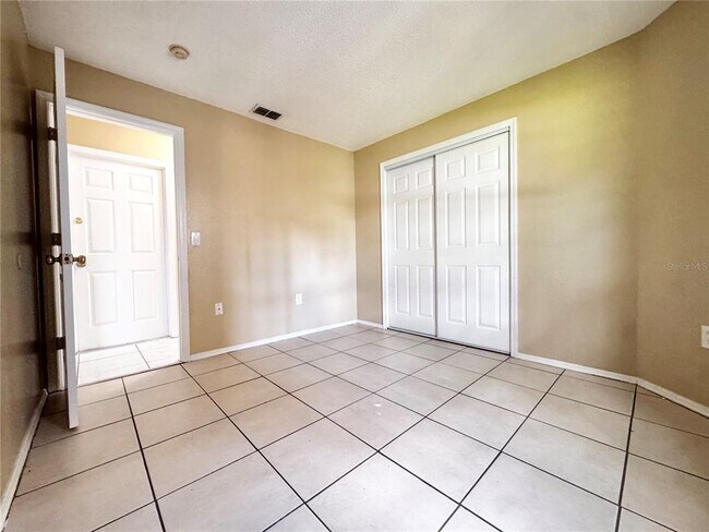 Building Photo - 2619 Spring Hill Dr