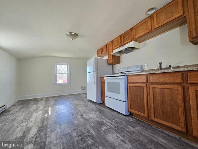 Building Photo - 76 Chestnut St