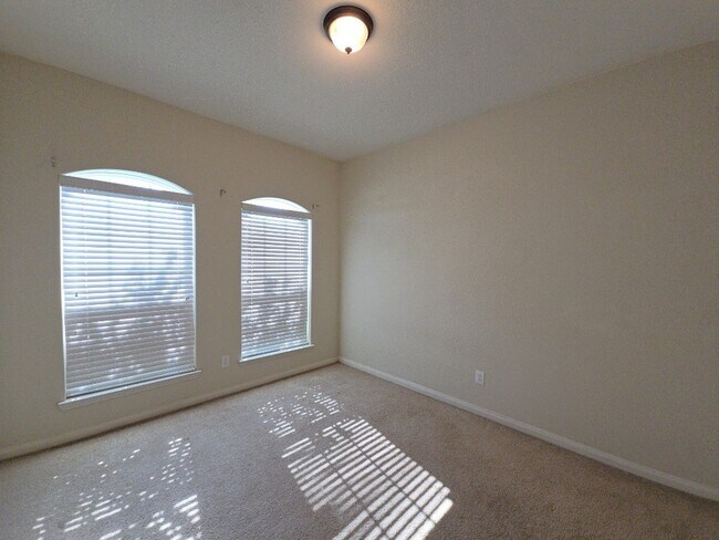 Building Photo - 20503 Parazetta Pl