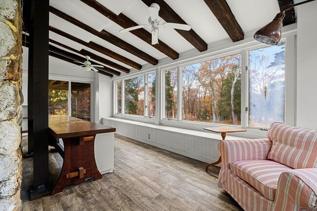 Building Photo - 1 Noahs Hl Wy