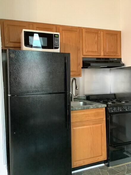 Kitchen - 943 M St NW