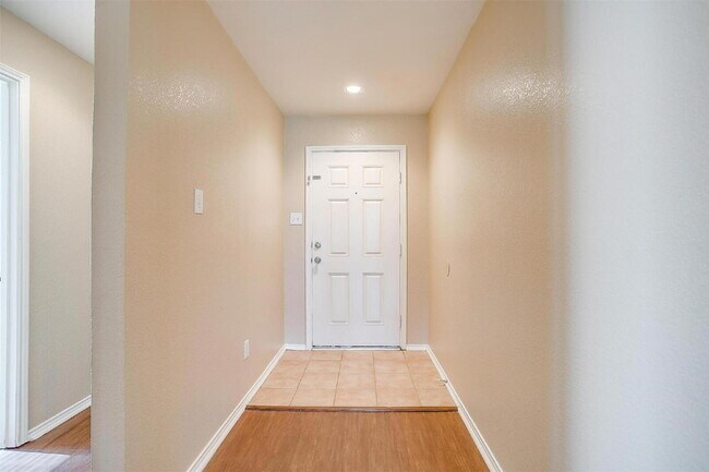 Building Photo - Spacious 3 bed, 2 bath Home in Crowley