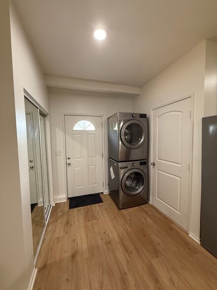 Entry - 17606 Roscoe Blvd