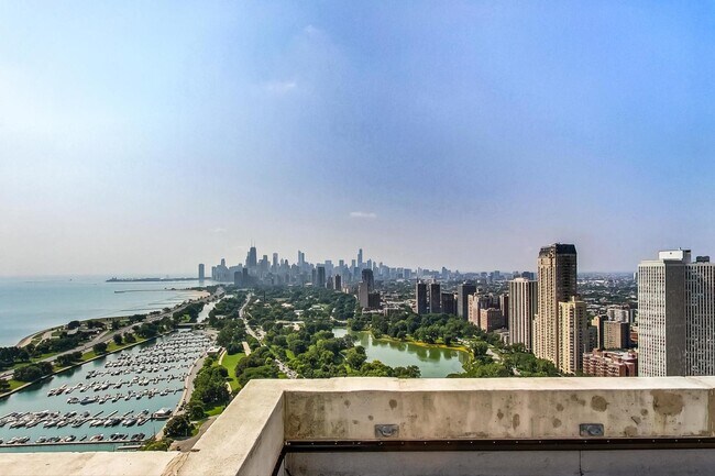Building Photo - 2800 N Lake Shore Dr
