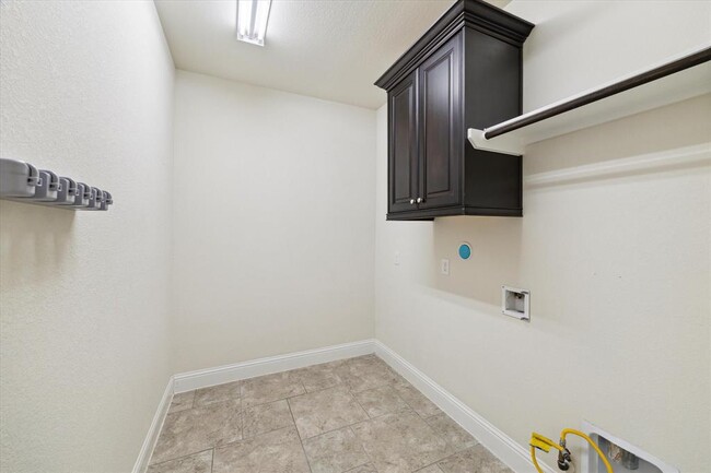 Building Photo - 3330 Dovetail Hollow Ln
