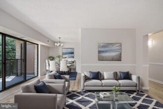 Building Photo - 11659 Stoneview Square