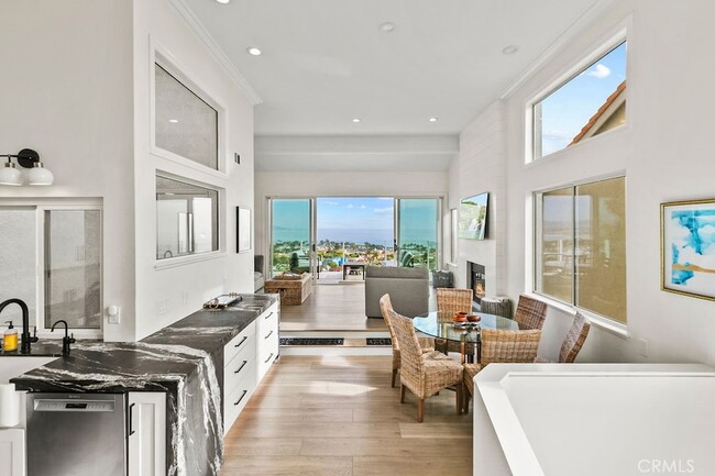 Building Photo - 105 Palm Beach Ct