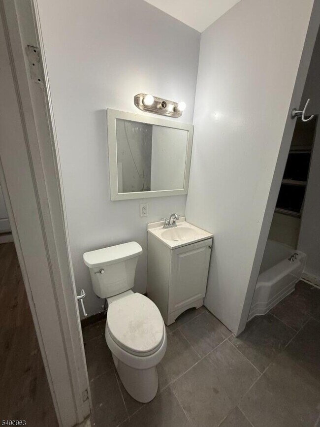 Building Photo - 1076 Fulton St