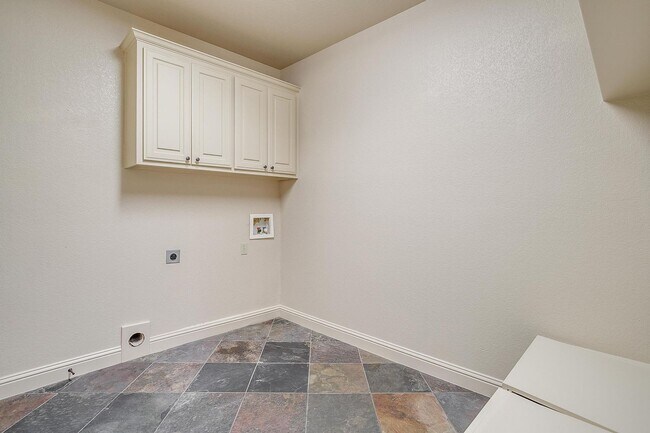Building Photo - Beautiful 3 Bed, 2.5 Bath Located in HIghly Desired Willow Park Village- Aledo ISD-  76008
