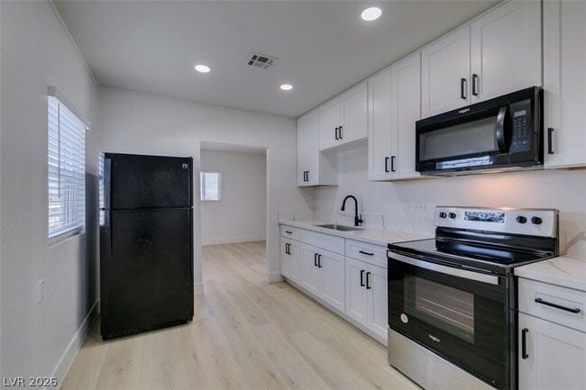 Building Photo - 254 W Basic Rd