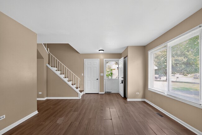 Building Photo - 1371 Andover Dr