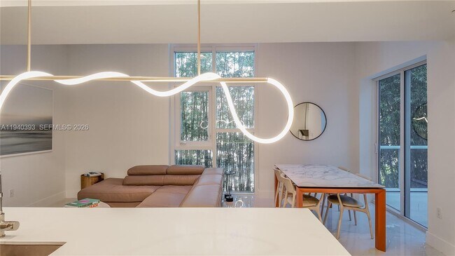 Building Photo - 455 NE 39th St