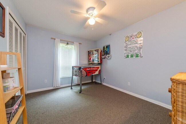 Building Photo - 695 Enfield Ct