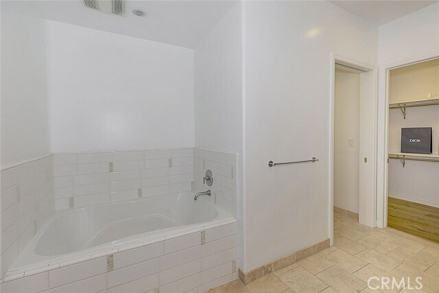Building Photo - 407 Caruso Ave