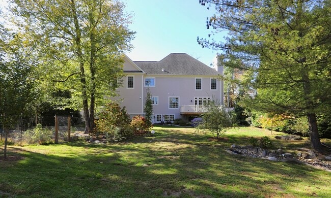 Building Photo - 59 Crescent Rd