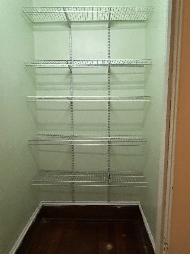 Building Photo - Savannah 1ST Floor of Duplex on Whitaker Street @ 34th-Near Forsyth Park