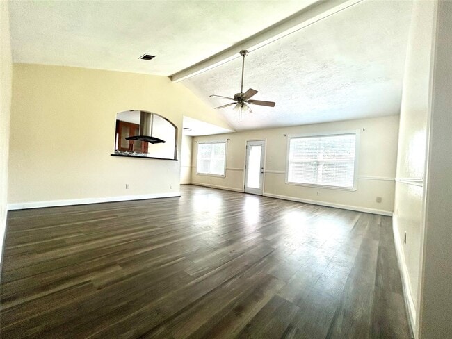 Building Photo - 1602 Dixie Hollow St