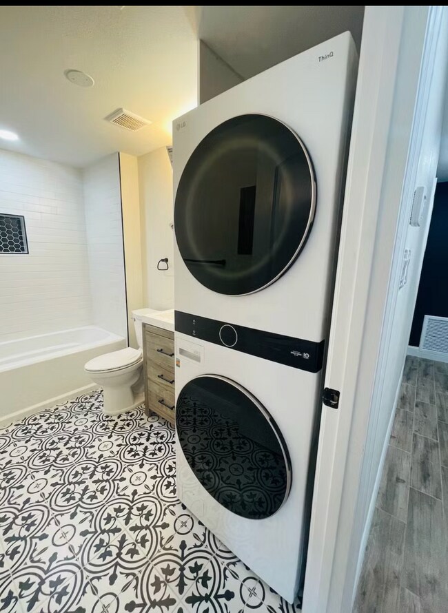 Building Photo - Glen Ave