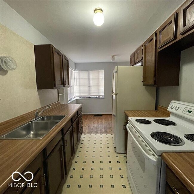 Building Photo - 73 W Westfield Blvd