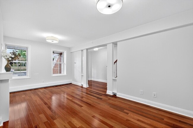 Building Photo - 382 Webster Ave