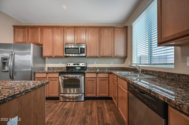 Building Photo - 2185 S Sanders Dr