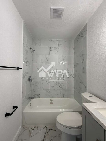 Building Photo - 9923 Birch Field Dr