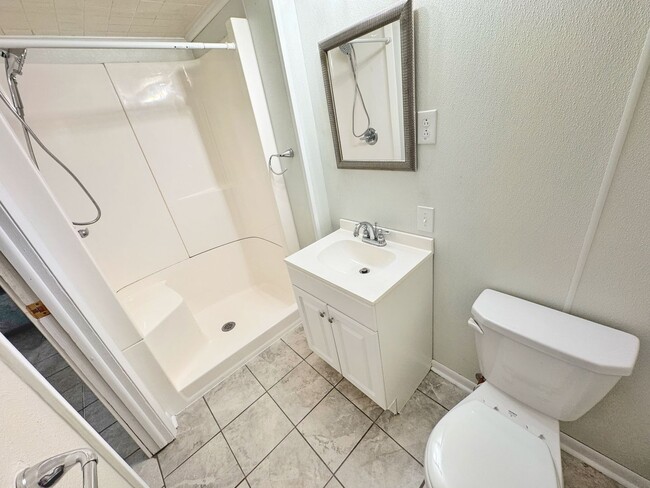 Building Photo - Modern Ranch Retreat